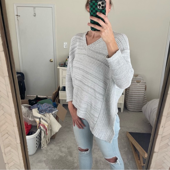 Joah Brown v-neck drop shoulder sweater - Picture 4 of 8